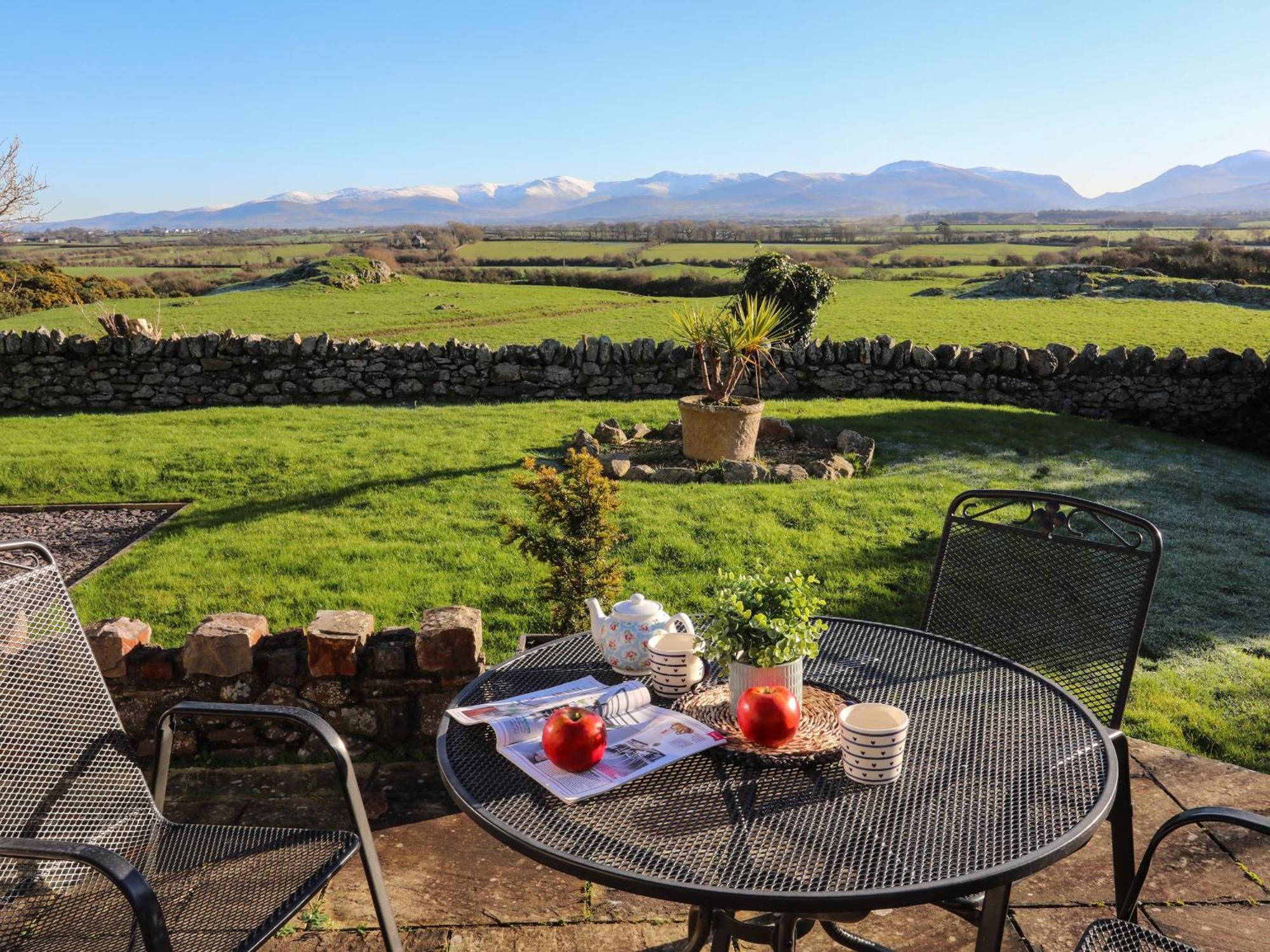 Вилла Cosy Barn Dwyran Экстерьер фото